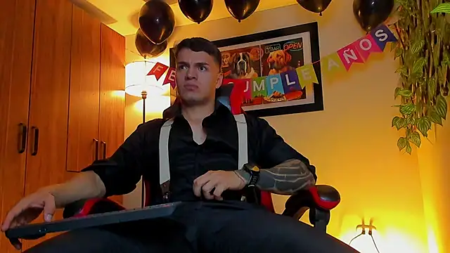 Snapshot of ALPHA_DOMINUS_ chatting on 11/20/25, 04:23 ALPHA DOMINUS online show from 11/20/25, 04:23