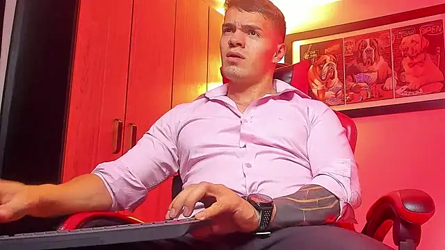 Snapshot of ALPHA_DOMINUS_ chatting on 12/15/25, 03:55 ALPHA DOMINUS online show from 12/15/25, 03:55