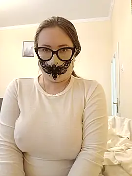 ShyPampBlondie online show from 10/11/25, 10:58