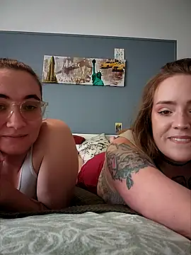 Snapshot of AndHerXO chatting on 01/15/26, 01:05 AndHerXO online show from 01/15/26, 01:05