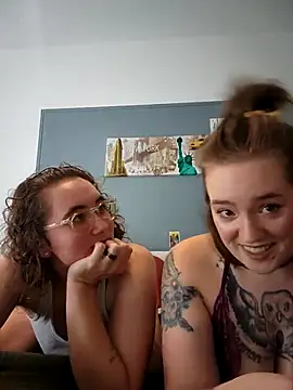 Snapshot of AndHerXO chatting on 02/09/26, 12:53 AndHerXO online show from 02/09/26, 12:53