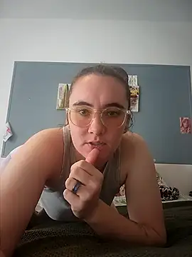 Snapshot of AndHerXO chatting on 02/13/26, 12:45 AndHerXO online show from 02/13/26, 12:45