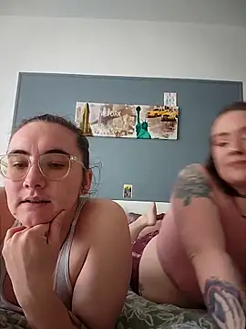 Snapshot of AndHerXO chatting on 02/22/26, 03:21 AndHerXO online show from 02/22/26, 03:21