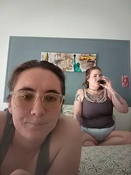 AndHerXO online show from 04/24/26, 03:47