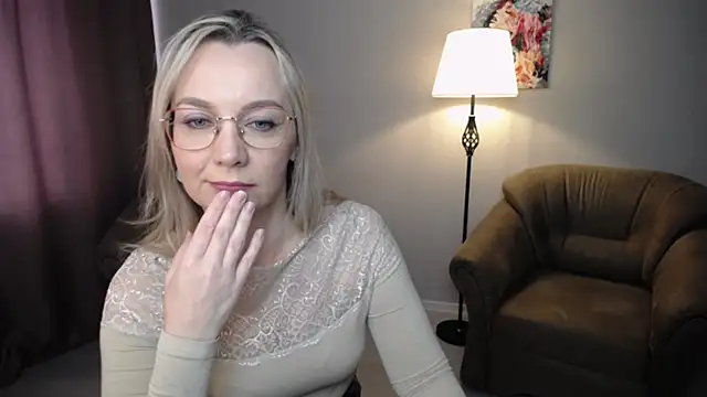 Ava Elior online show from 04/25/26, 11:24