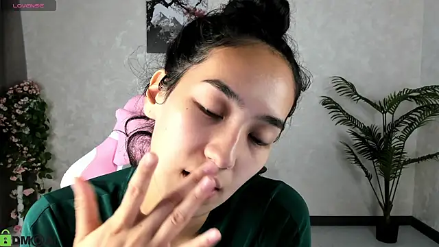Snapshot of FlirtyAura chatting on 09/16/25, 03:51 FlirtyAura online show from 09/16/25, 03:51