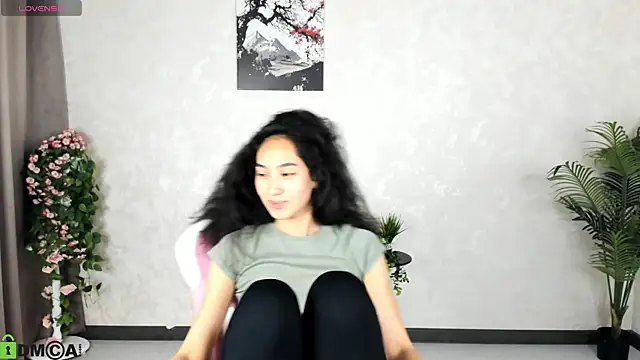 Snapshot of FlirtyAura chatting on 09/20/25, 03:51 FlirtyAura online show from 09/20/25, 03:51