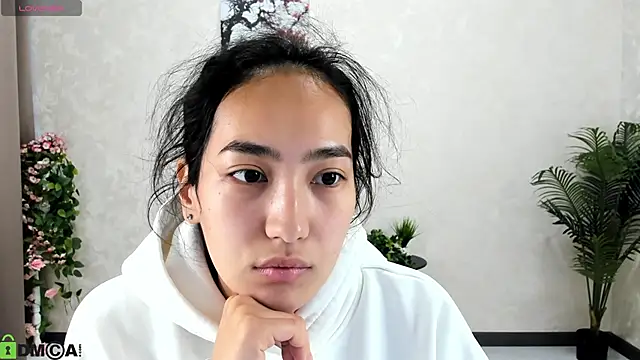 Snapshot of FlirtyAura chatting on 10/06/25, 03:26 FlirtyAura online show from 10/06/25, 03:26