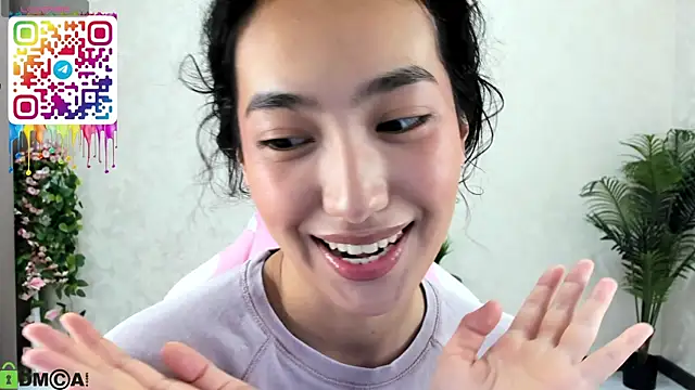 Snapshot of FlirtyAura chatting on 10/14/25, 02:23 FlirtyAura online show from 10/14/25, 02:23