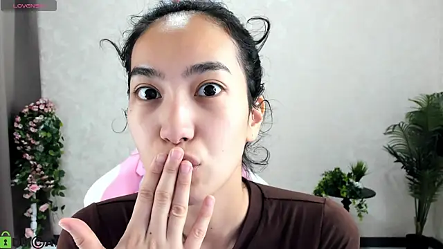 FlirtyAura online show from 10/24/25, 01:46