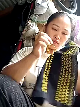 Snapshot of LanAnh-Lovely66 chatting on 10/06/25, 12:52 LanAnh-Lovely66 online show from 10/06/25, 12:52