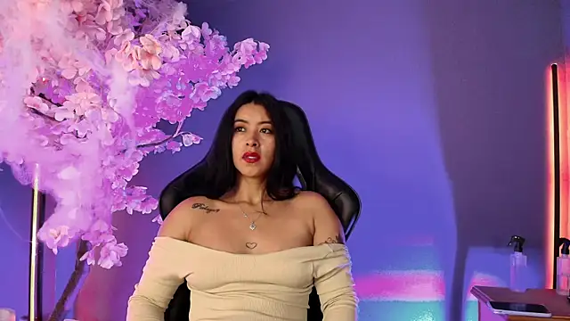 BellaFernandez   online show from 11/02/25, 01:02