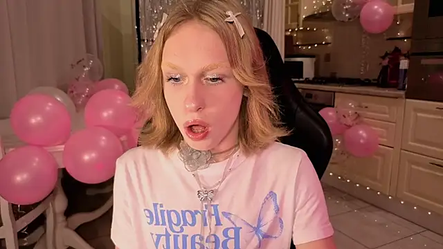 BarbieRichy online show from 10/24/25, 05:48