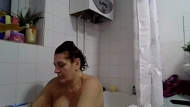 RubyyRosee online show from 12/04/25, 09:34