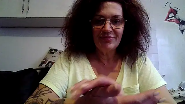 RubyyRosee online show from 04/19/26, 09:41