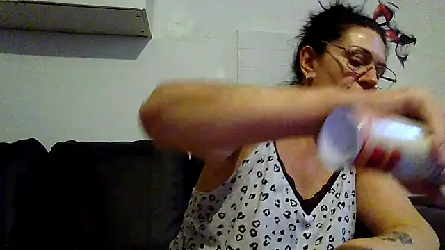Snapshot of RubyyRosee chatting on 06/27/26, 05:23 RubyyRosee online show from 06/27/26, 05:23