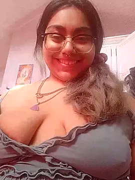 Lovelyrainn online show from 11/14/25, 05:44