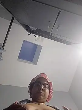 Lovelyrainn online show from 11/16/25, 12:22