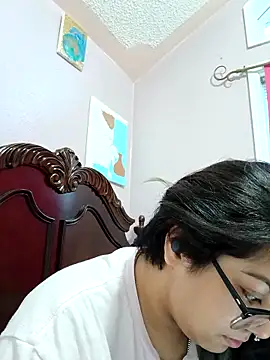 Lovelyrainn online show from 12/21/25, 01:29