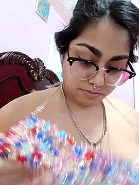 Lovelyrainn online show from 12/22/25, 02:41