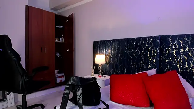 katte landerr online show from 02/25/26, 12:59