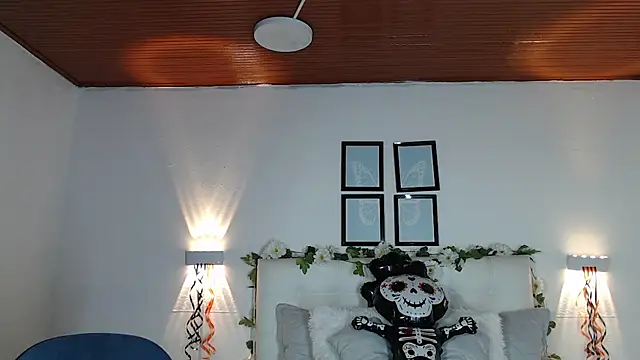 Megan 05  online show from 11/10/25, 07:35