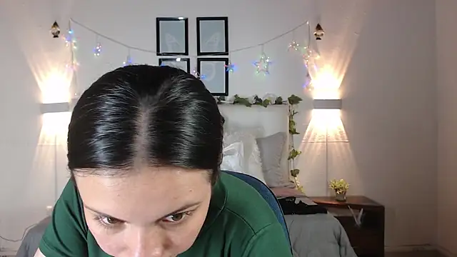 Megan 05  online show from 04/08/26, 06:19