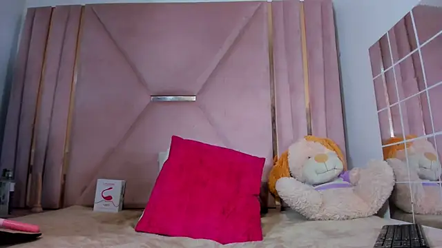 Snapshot of jazmin_waked chatting on 11/15/25, 03:26 jazmin waked online show from 11/15/25, 03:26