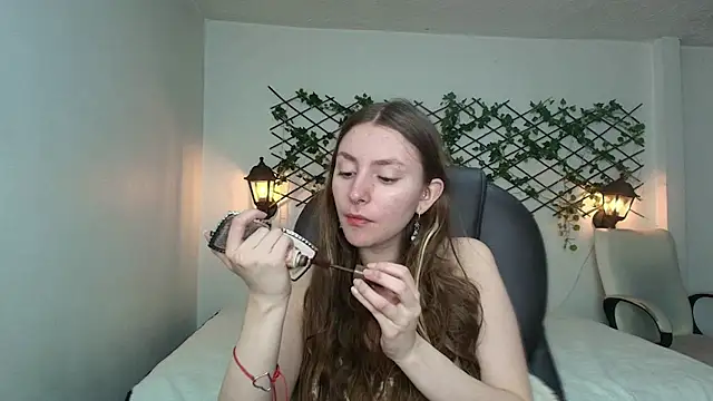 velvet  moon online show from 04/14/26, 12:16