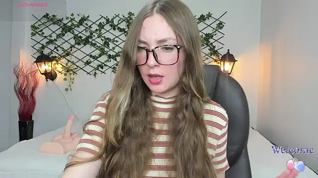 velvet  moon online show from 04/23/26, 12:12