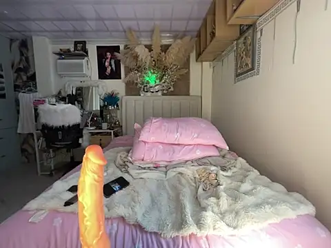 Snapshot of EvianaEvans chatting on 03/01/26, 02:35 EvianaEvans online show from 03/01/26, 02:35