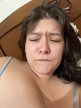 dahianna17 online show from 01/15/26, 04:17