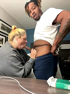 Snapshot of BigMfLuther chatting on 11/12/25, 04:51 BigMfLuther online show from 11/12/25, 04:51