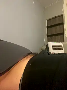 Snapshot of mexcok04 chatting on 10/13/25, 04:56 mexcok04 online show from 10/13/25, 04:56