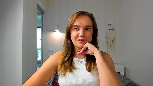 Snapshot of EmmaNorman chatting on 09/11/25, 02:28 EmmaNorman online show from 09/11/25, 02:28