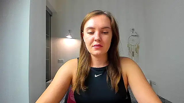 Snapshot of EmmaNorman chatting on 09/15/25, 06:19 EmmaNorman online show from 09/15/25, 06:19