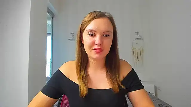 Snapshot of EmmaNorman chatting on 09/21/25, 12:51 EmmaNorman online show from 09/21/25, 12:51