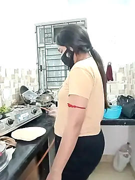 Snapshot of Snehabeauti chatting on 04/08/26, 02:17 Snehabeauti online show from 04/08/26, 02:17