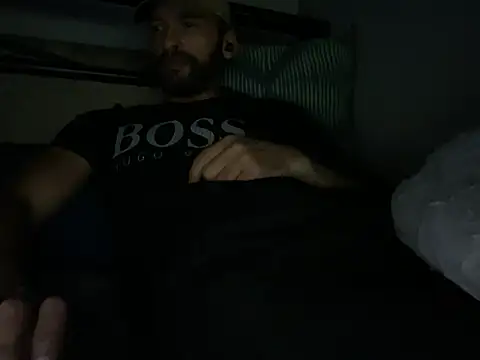 Snapshot of majorb121 chatting on 11/01/25, 08:22 majorb121 online show from 11/01/25, 08:22