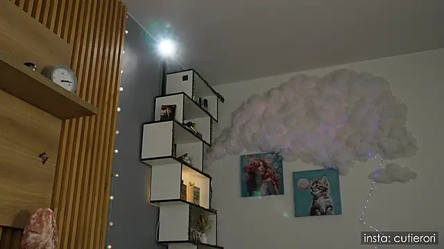 Snapshot of cutierori chatting on 10/03/25, 04:09 cutierori online show from 10/03/25, 04:09