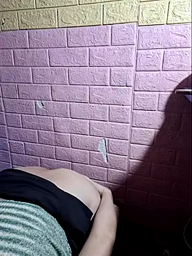 Snapshot of Lovelyx0x chatting on 12/16/25, 06:29 Lovelyx0x online show from 12/16/25, 06:29