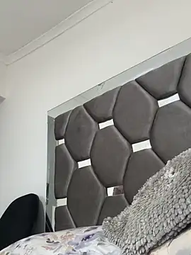 AmberMoss1 online show from 04/23/26, 12:29