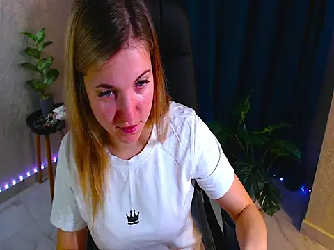 arlana klart online show from 10/26/25, 07:47