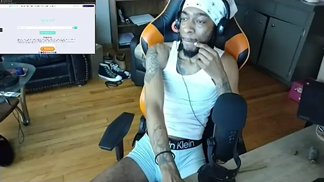 Snapshot of KasanovaFrankenstein chatting on 11/08/25, 07:12 KasanovaFrankenstein online show from 11/08/25, 07:12