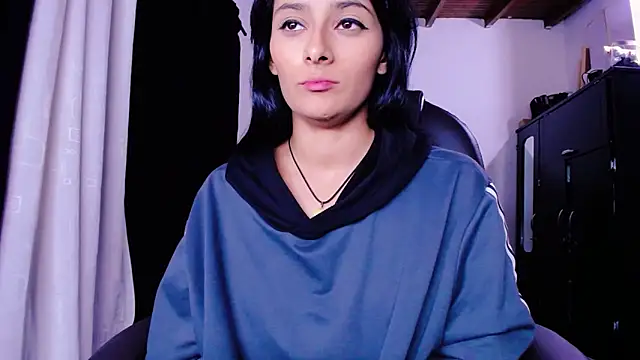 loganher900 online show from 02/06/26, 06:29