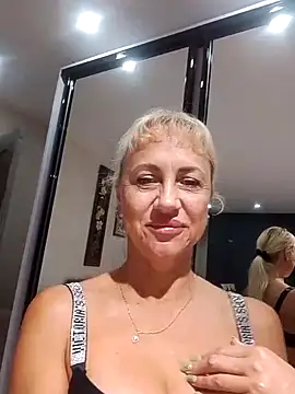 Snapshot of KissMiSveet chatting on 09/18/25, 05:15 KissMiSveet online show from 09/18/25, 05:15