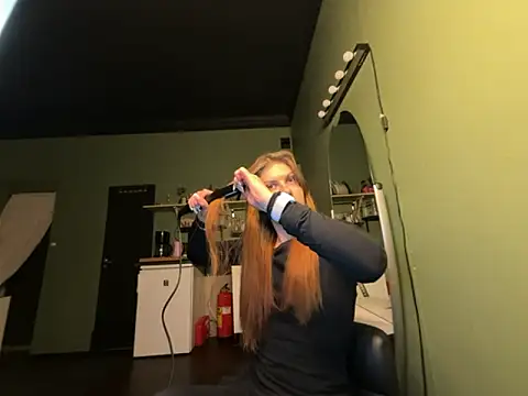 Snapshot of sash87350 chatting on 11/26/25, 05:58 sash87350 online show from 11/26/25, 05:58