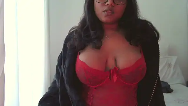 Snapshot of DirtyChaiLatte chatting on 10/07/25, 01:41 DirtyChaiLatte online show from 10/07/25, 01:41