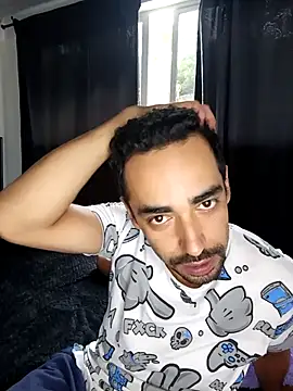 stivenlujan69 online show from 10/23/25, 01:10