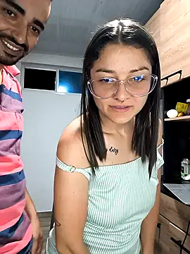 stivenlujan69 online show from 11/11/25, 02:00